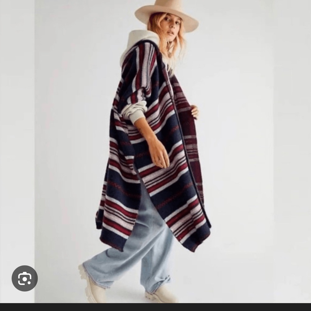 SOLD Cold Canyon Hooded Poncho